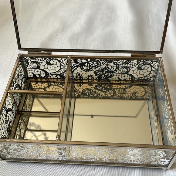 Tahari Home silver lace filigree glass mirror box for jewelry display keepsake - Picture 10 of 12
